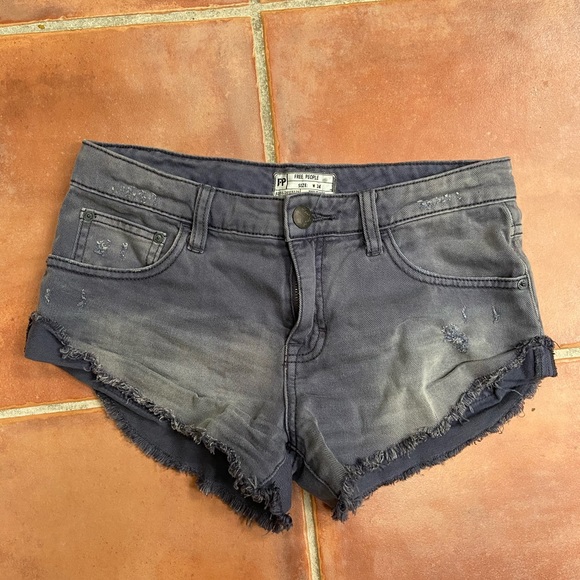 FREE PEOPLE SHORTS - Picture 1 of 2